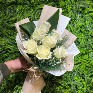  Burdur Çiçek - 7'Li Beyaz Gül Buketi